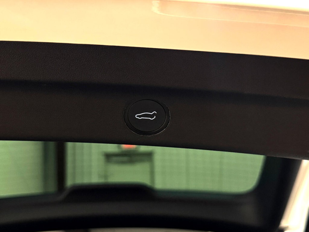 2022 Tesla Model Y Image 45