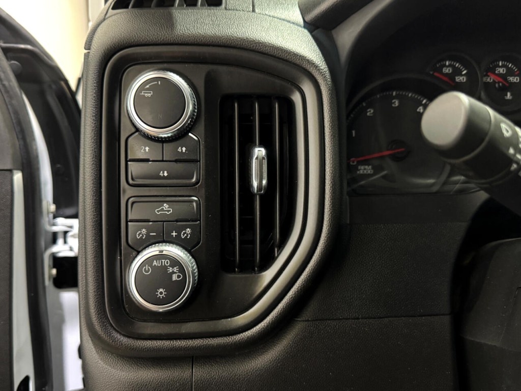 2023 GMC Sierra 2500 Image 17