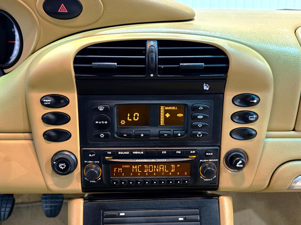 2003 Porsche 911 Carrera Image 19