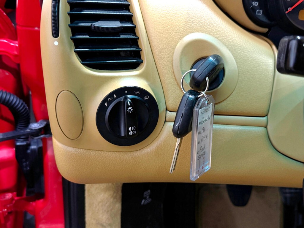 2003 Porsche 911 Carrera Image 27