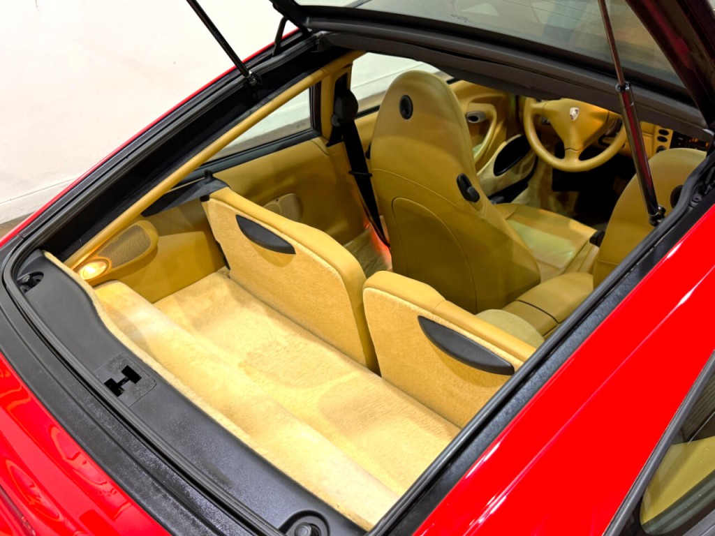 2003 Porsche 911 Carrera Image 37
