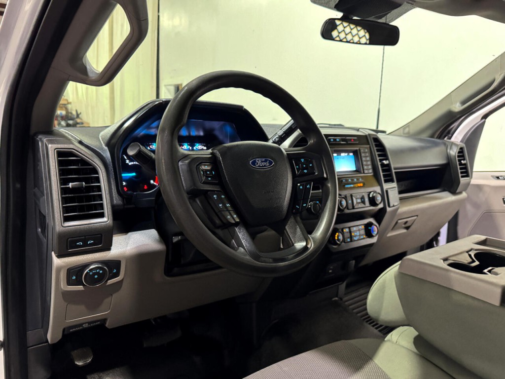 2022 Ford F-350 Image 9