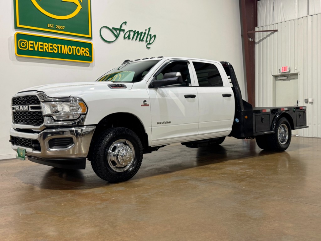 2022 RAM 3500 Image 4