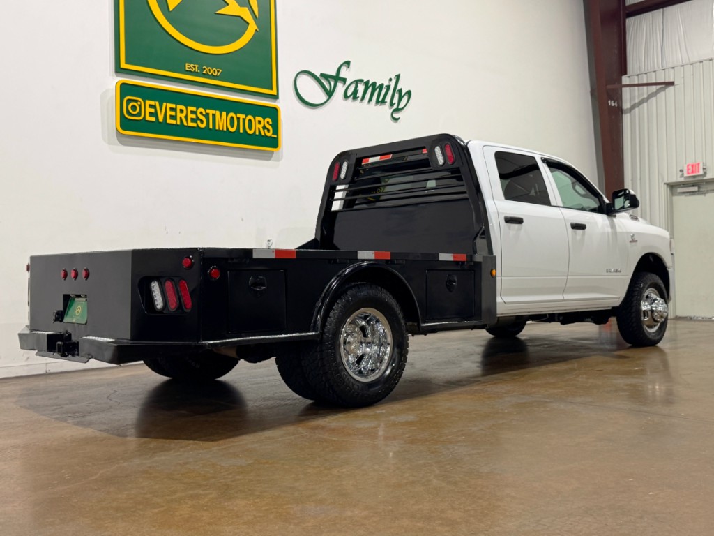 2022 RAM 3500 Image 8
