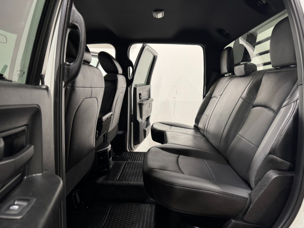 2022 RAM 3500 Image 16