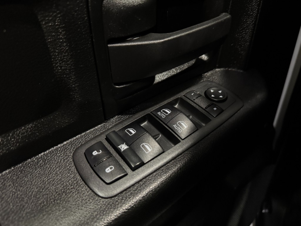 2022 RAM 3500 Image 27