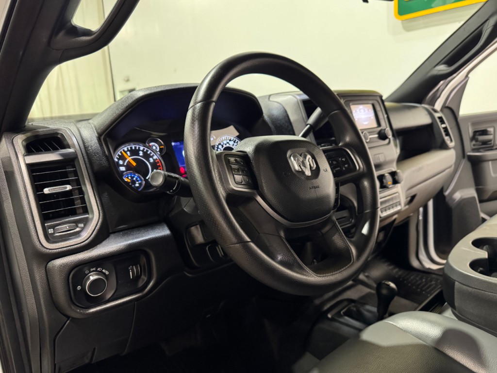 2022 RAM 3500 Image 9