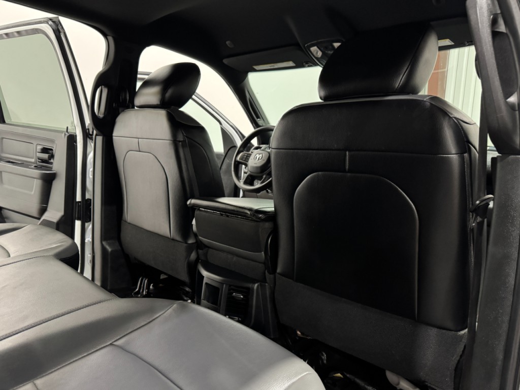 2022 RAM 3500 Image 17