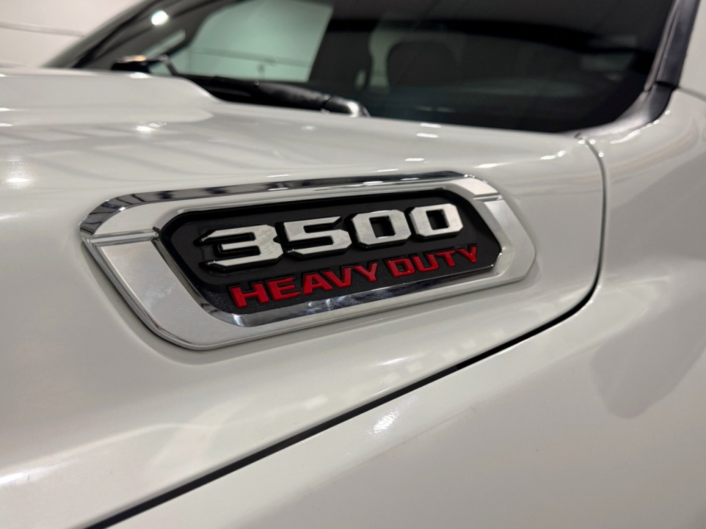 2022 RAM 3500 Image 39