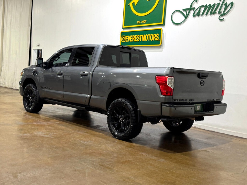 2019 Nissan Titan Image 5