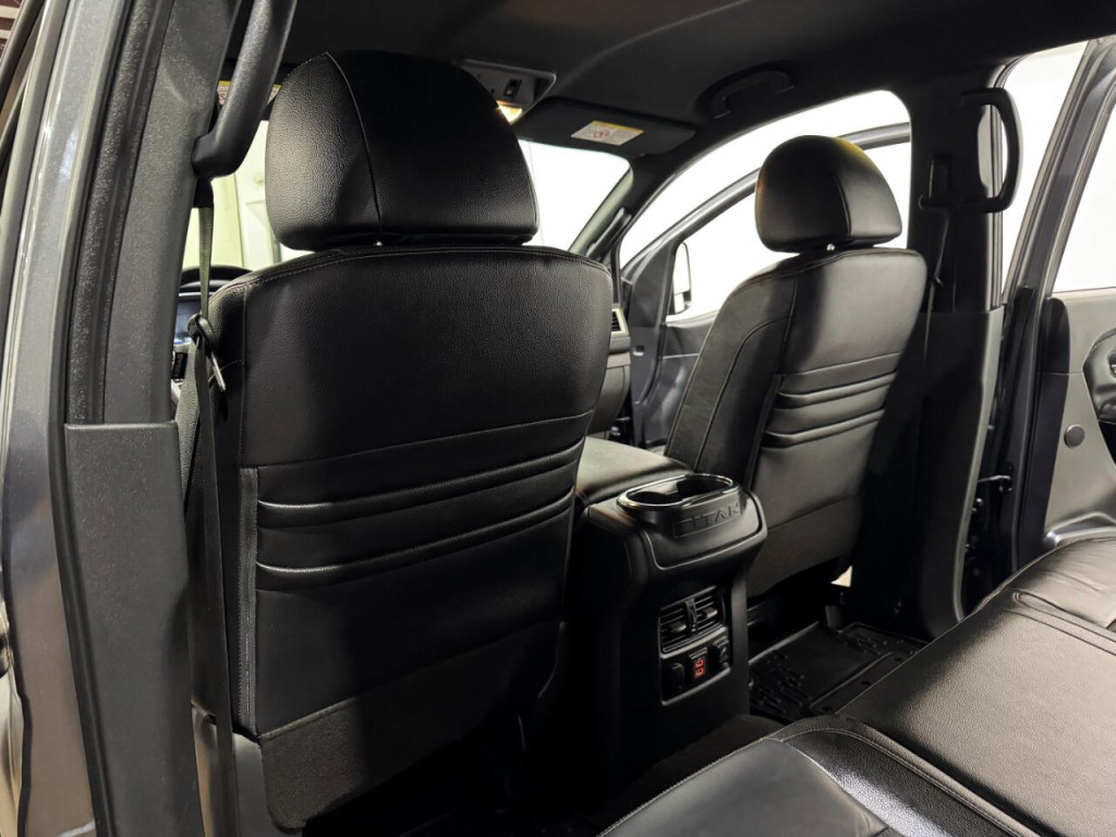 2019 Nissan Titan Image 16