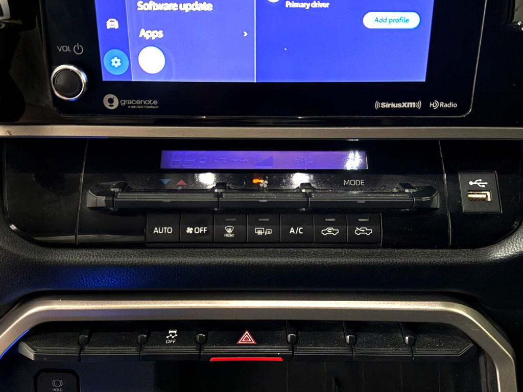 2022 Toyota Tundra Image 3