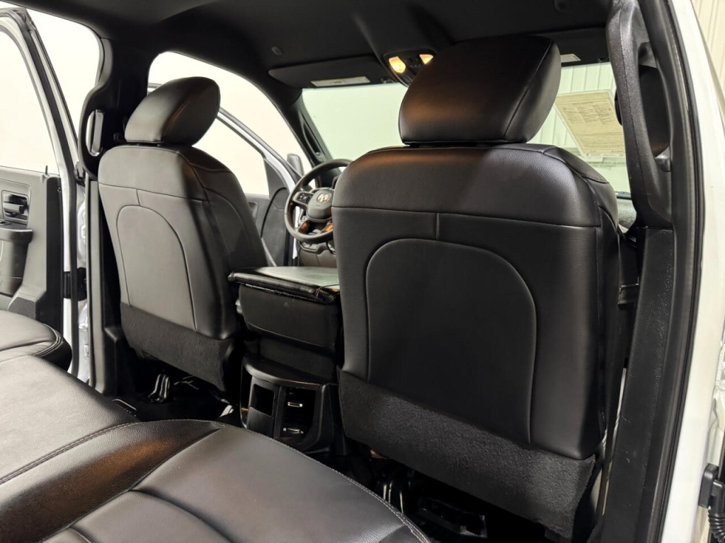 2023 RAM 4500 Image 16