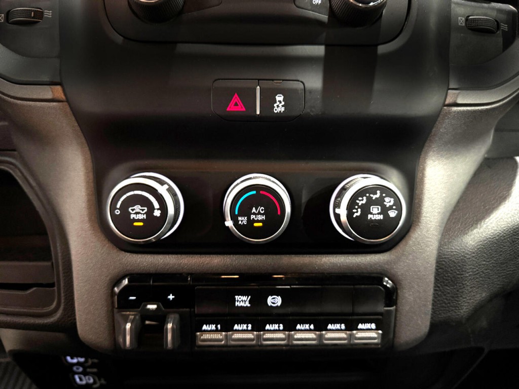 2023 RAM 4500 Image 24