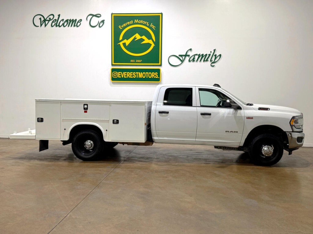 2019 RAM 3500 Image 2