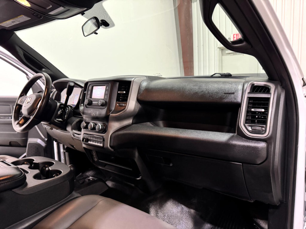 2022 RAM 3500 Image 10