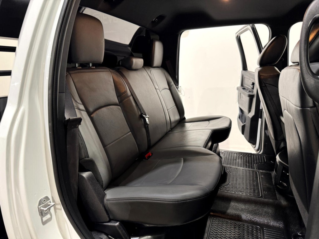 2022 RAM 3500 Image 15
