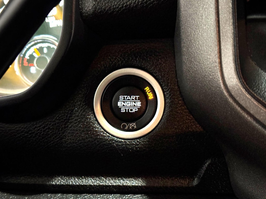 2022 RAM 3500 Image 24