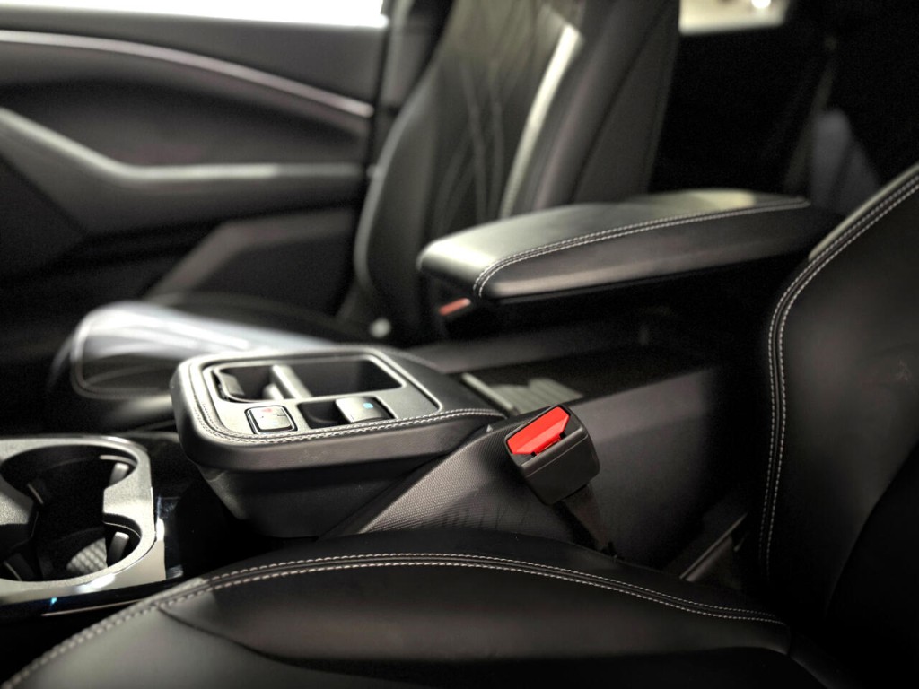 2025 Ford Mustang Image 40
