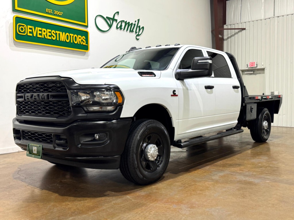 2024 RAM 2500 Image 3