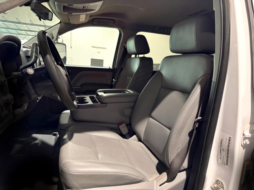 2023 Chevrolet Silverado 1500 Image 3