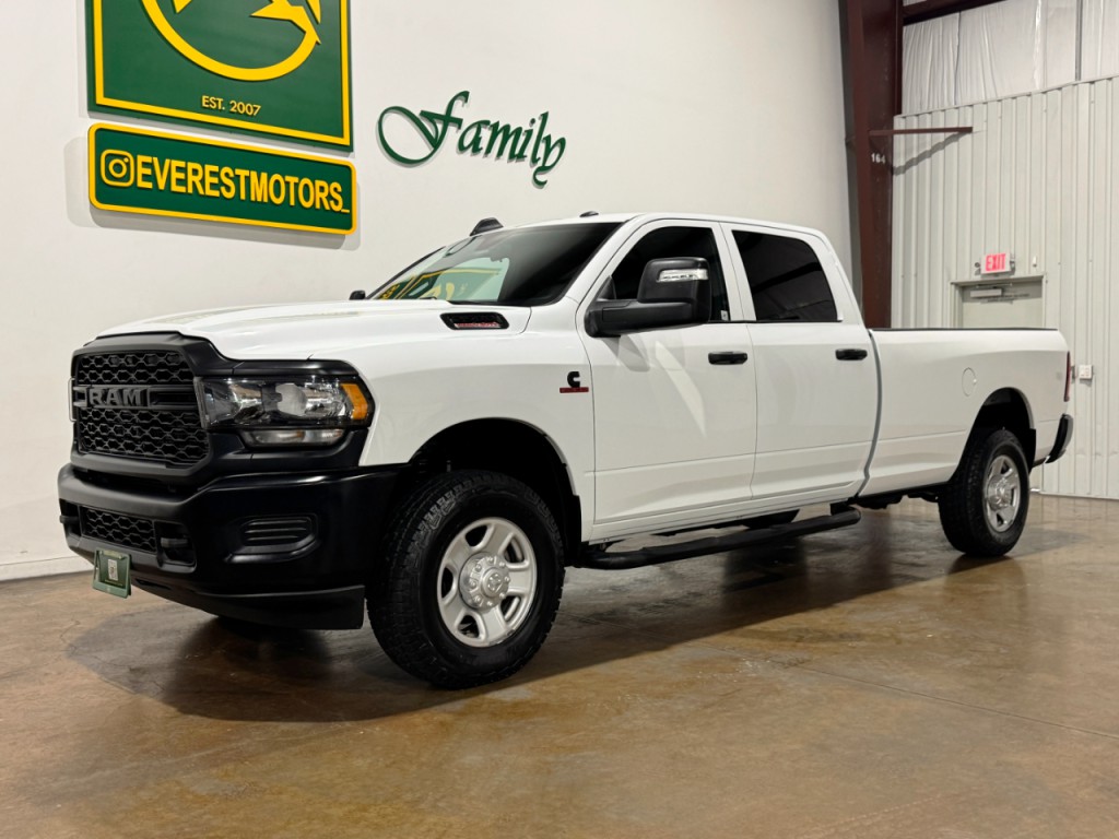 2023 RAM 2500 Image 3