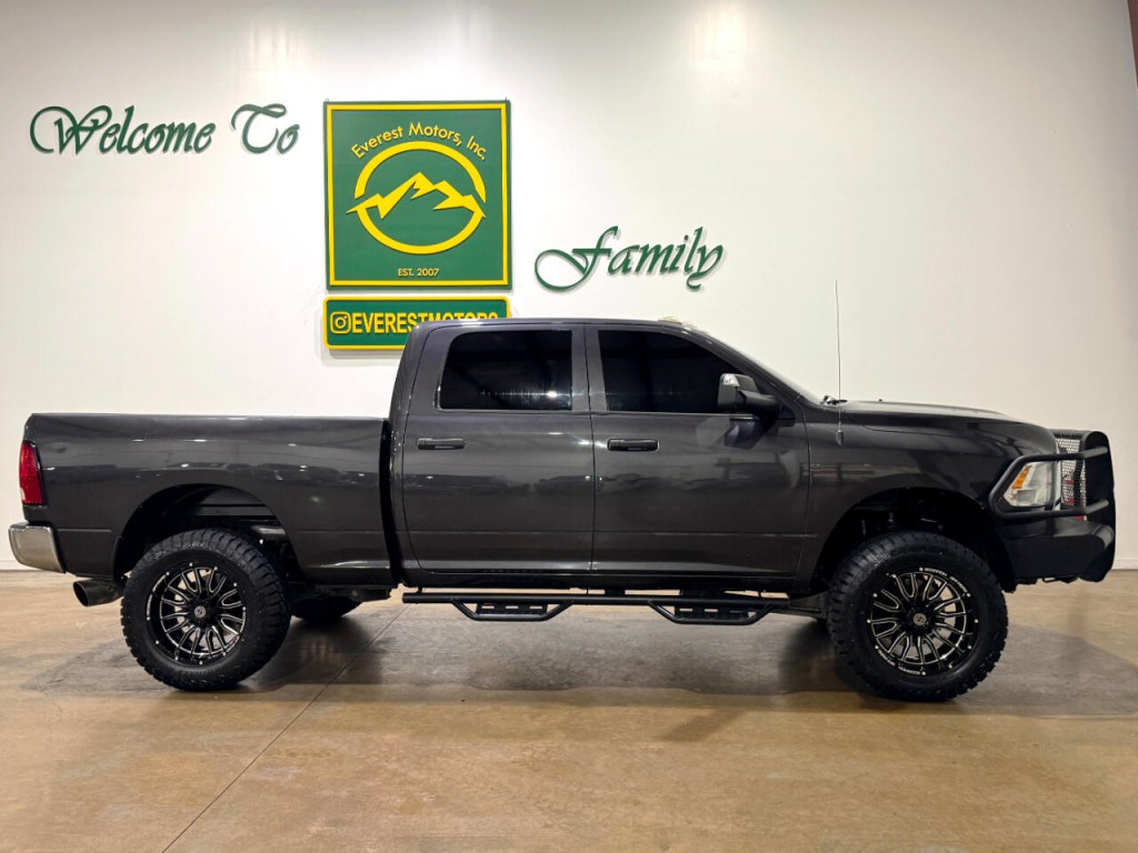 2016 RAM 2500 Image 2