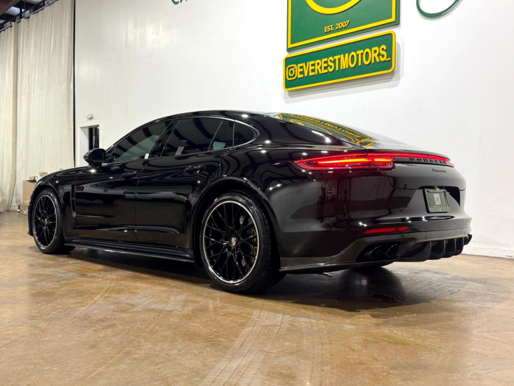 2020 Porsche Panamera Image 5