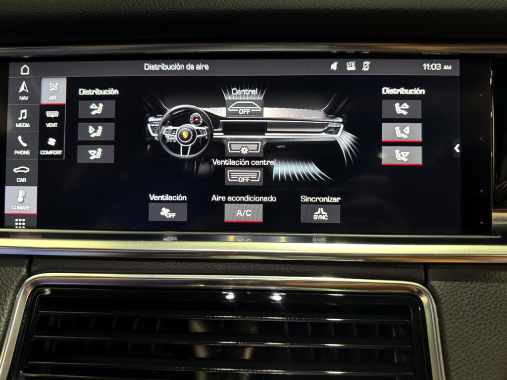 2020 Porsche Panamera Image 33