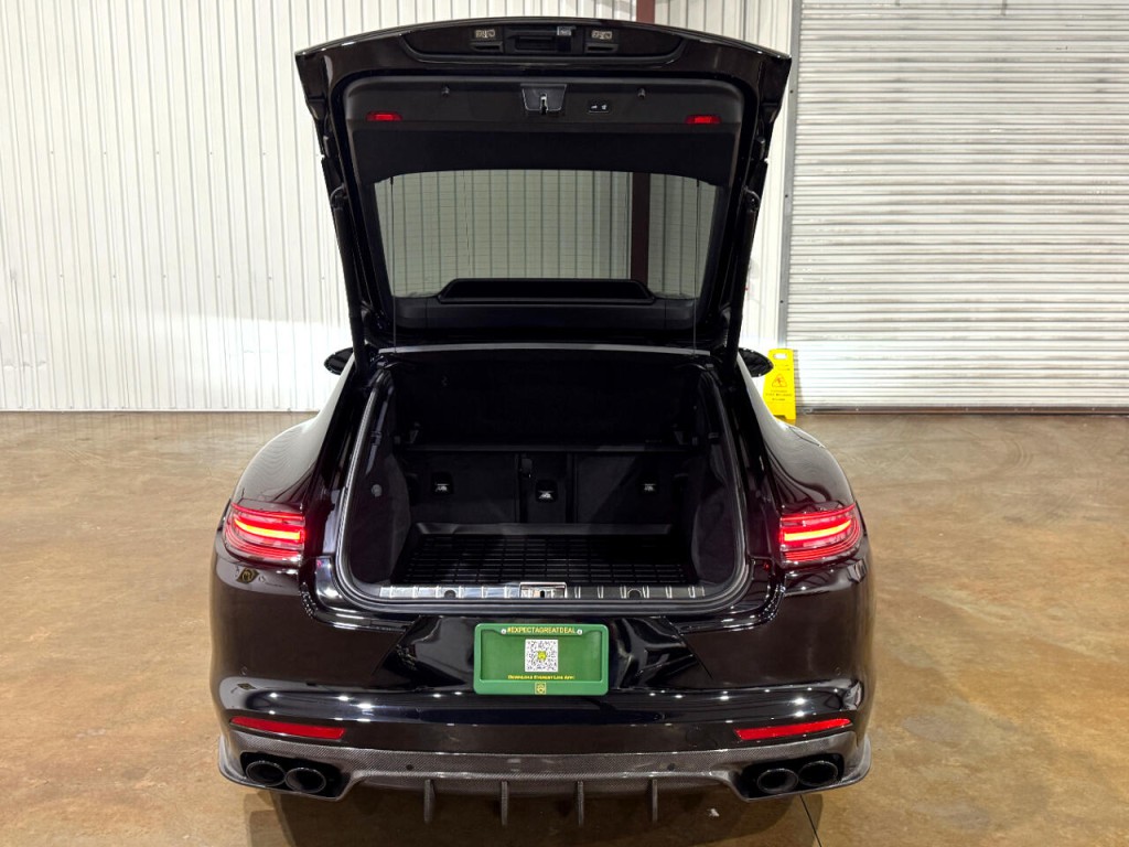 2020 Porsche Panamera Image 37