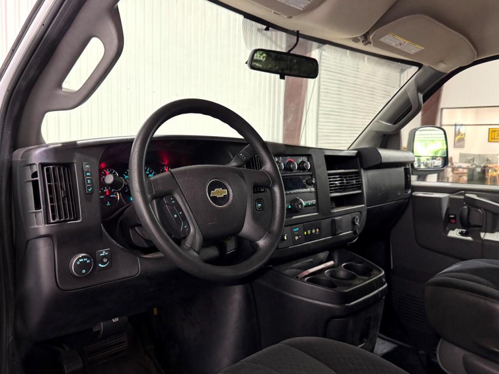 2019 Chevrolet Express Image 3