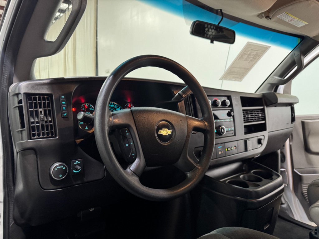 2019 Chevrolet Express Image 10