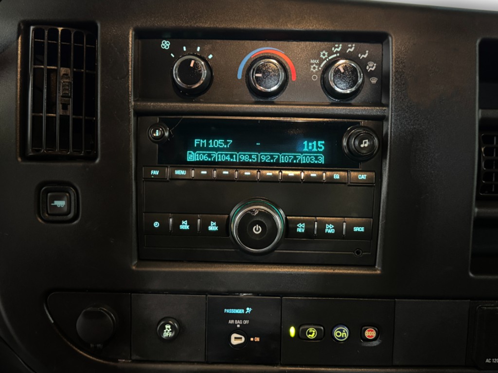2019 Chevrolet Express Image 17