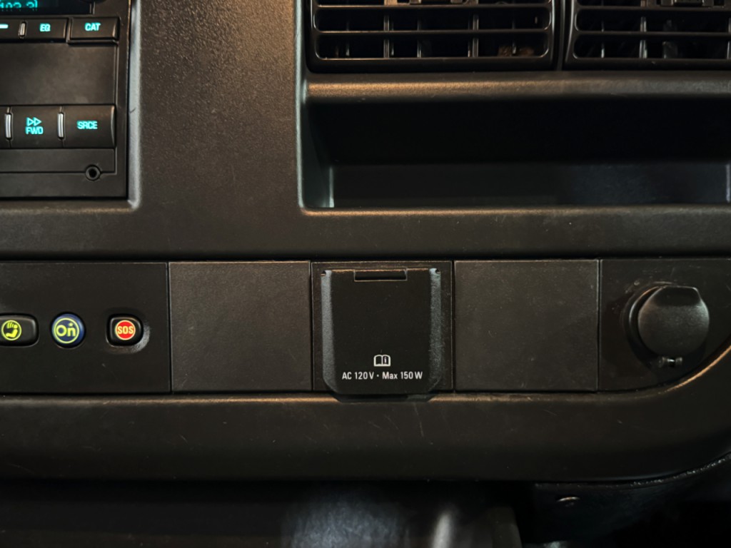 2019 Chevrolet Express Image 21
