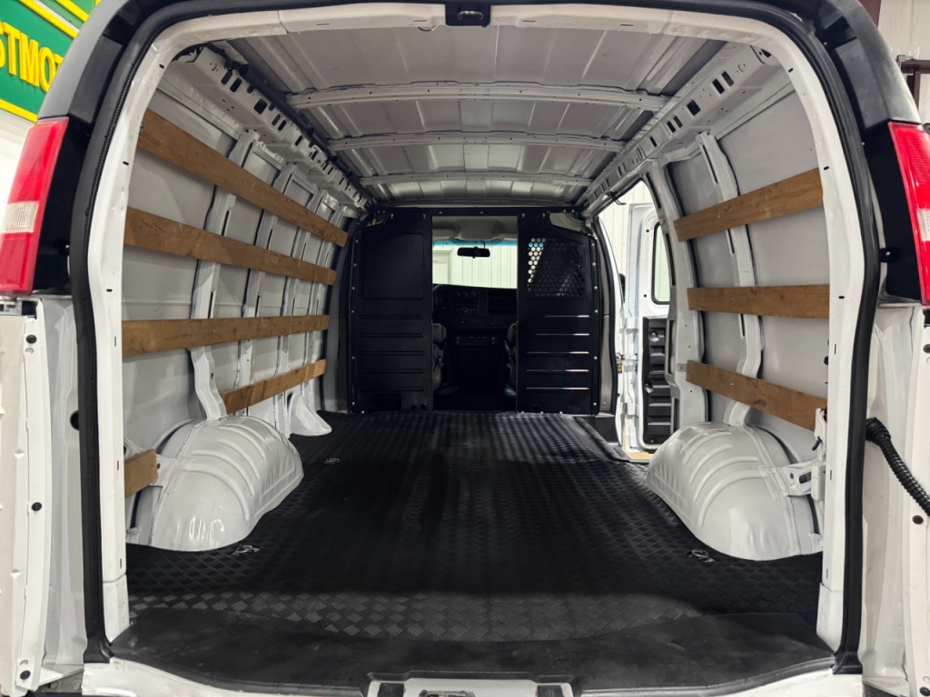 2019 Chevrolet Express Image 26