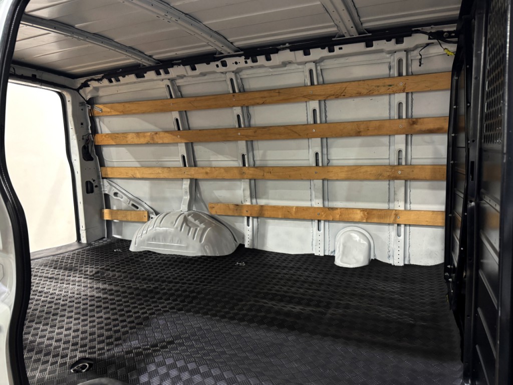 2019 Chevrolet Express Image 27