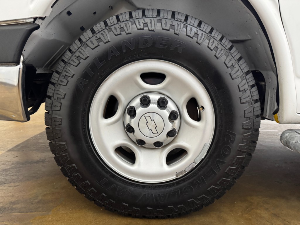 2019 Chevrolet Express Image 36