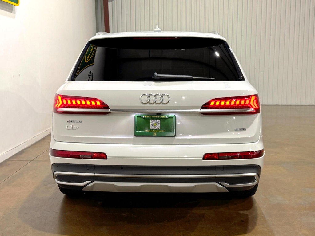 2021 Audi Q7 Image 6