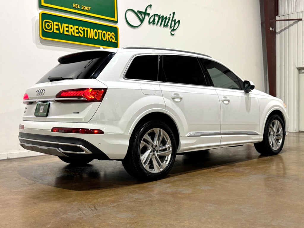 2021 Audi Q7 Image 7