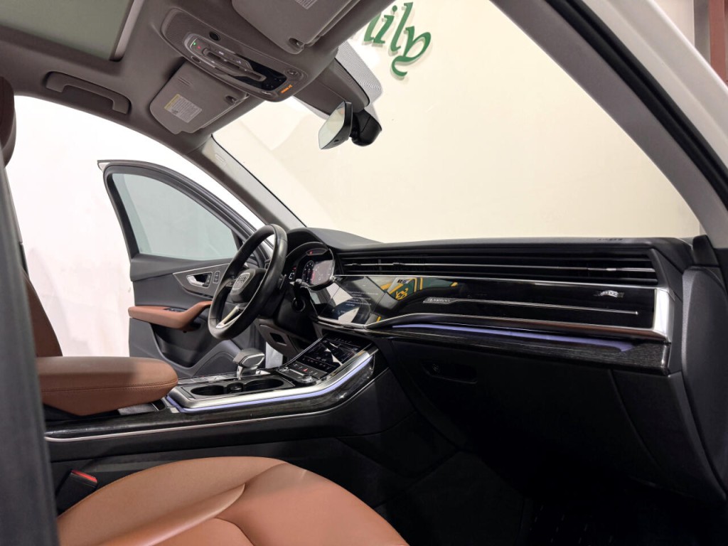 2021 Audi Q7 Image 10