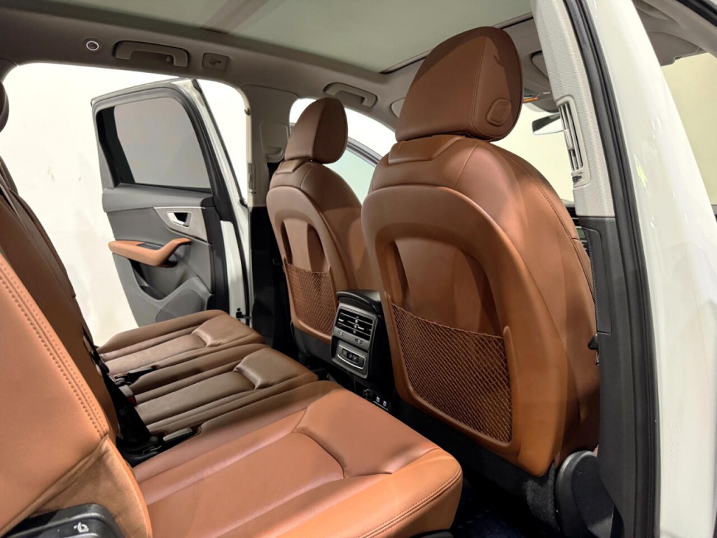 2021 Audi Q7 Image 15