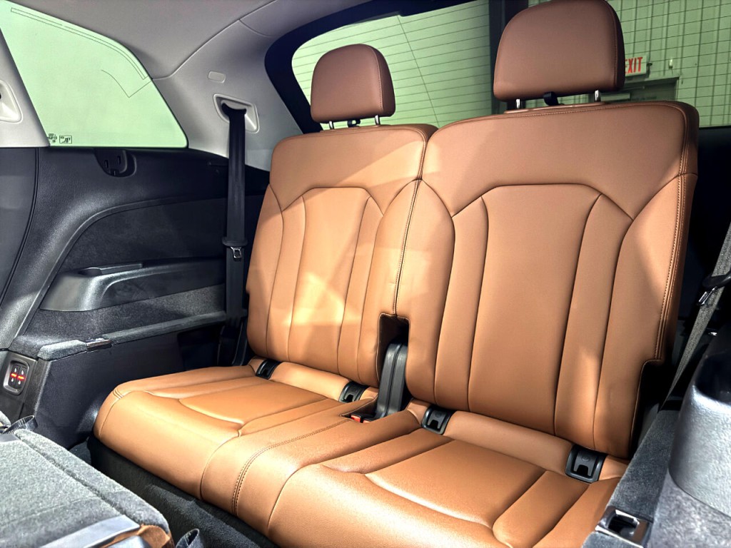 2021 Audi Q7 Image 18