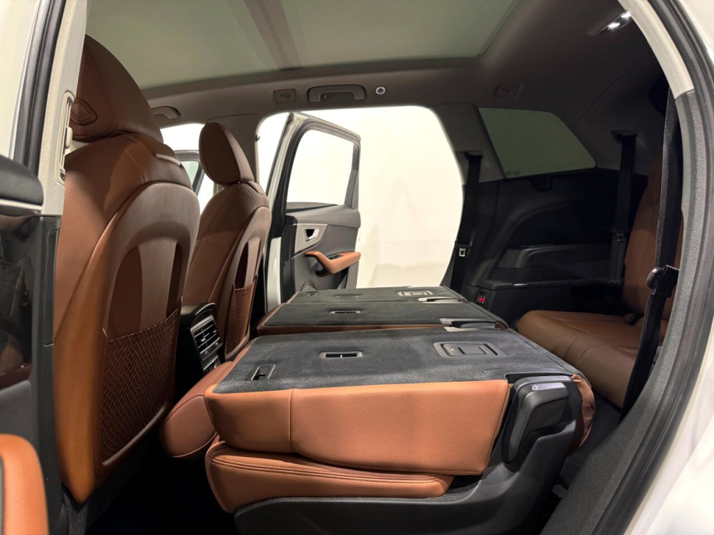 2021 Audi Q7 Image 23