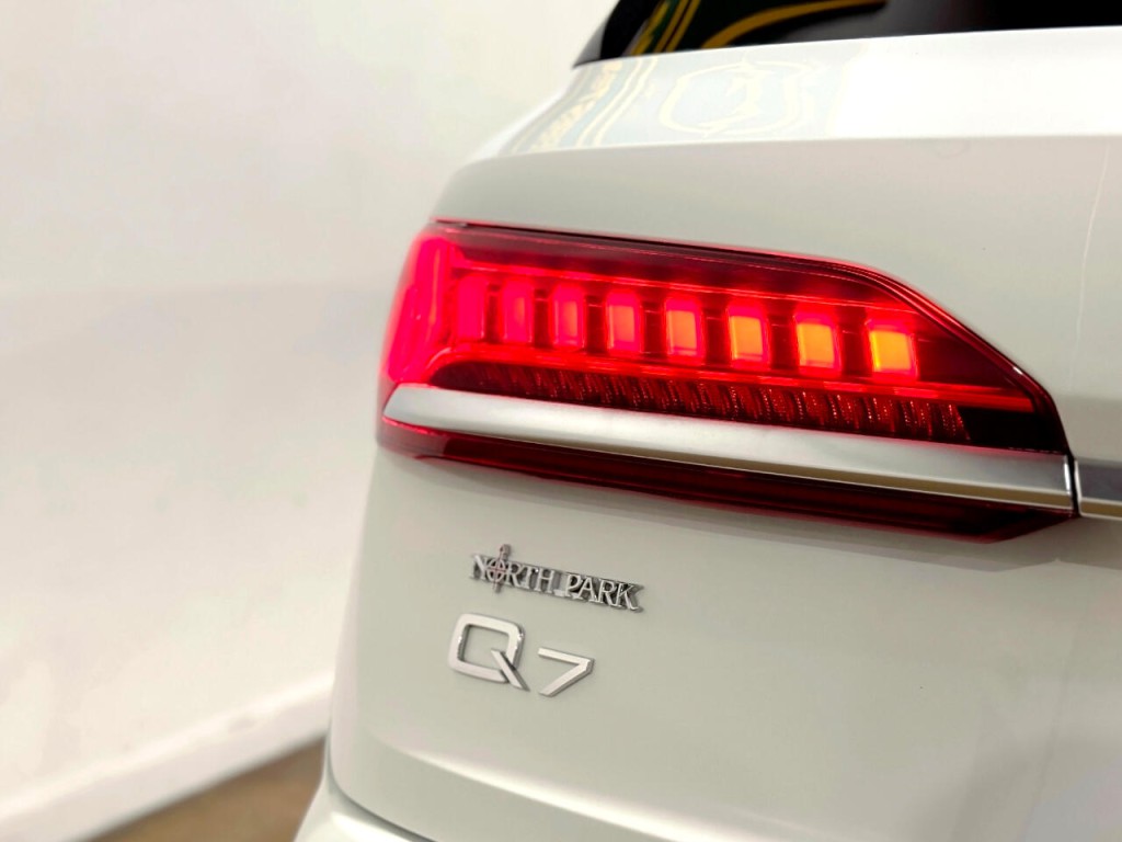 2021 Audi Q7 Image 75