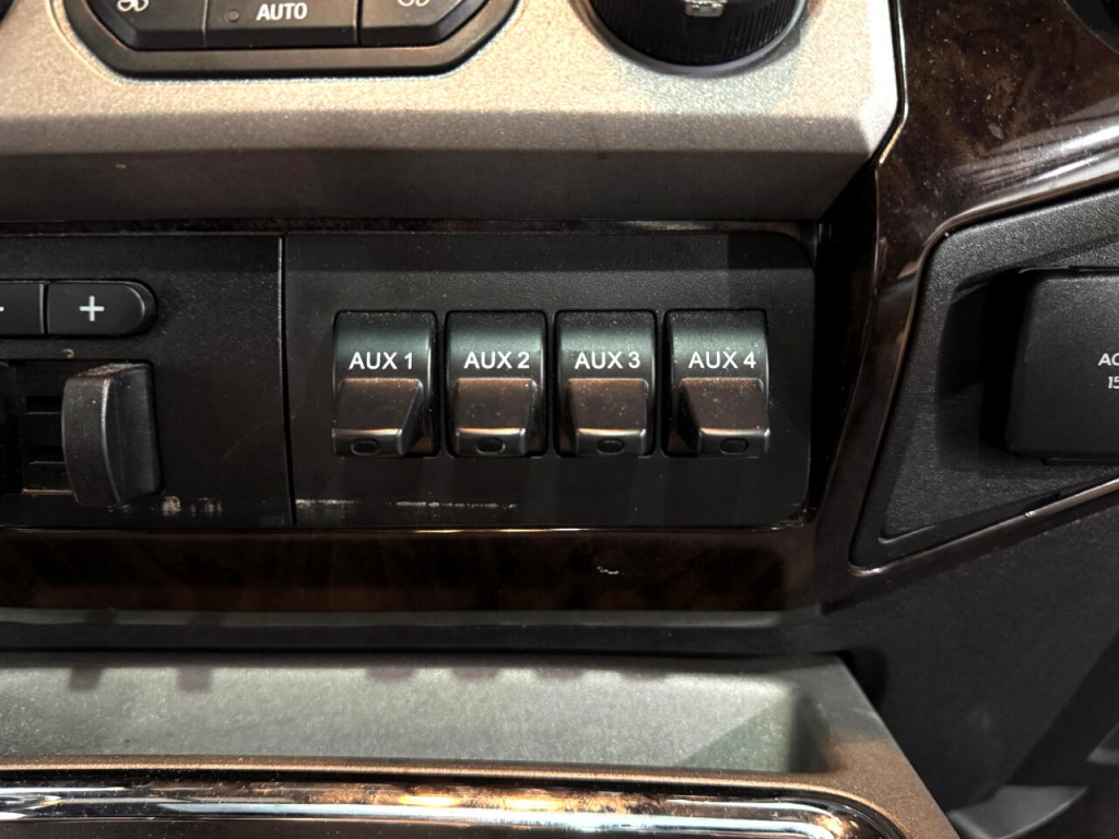 2015 Ford F-250 Image 7