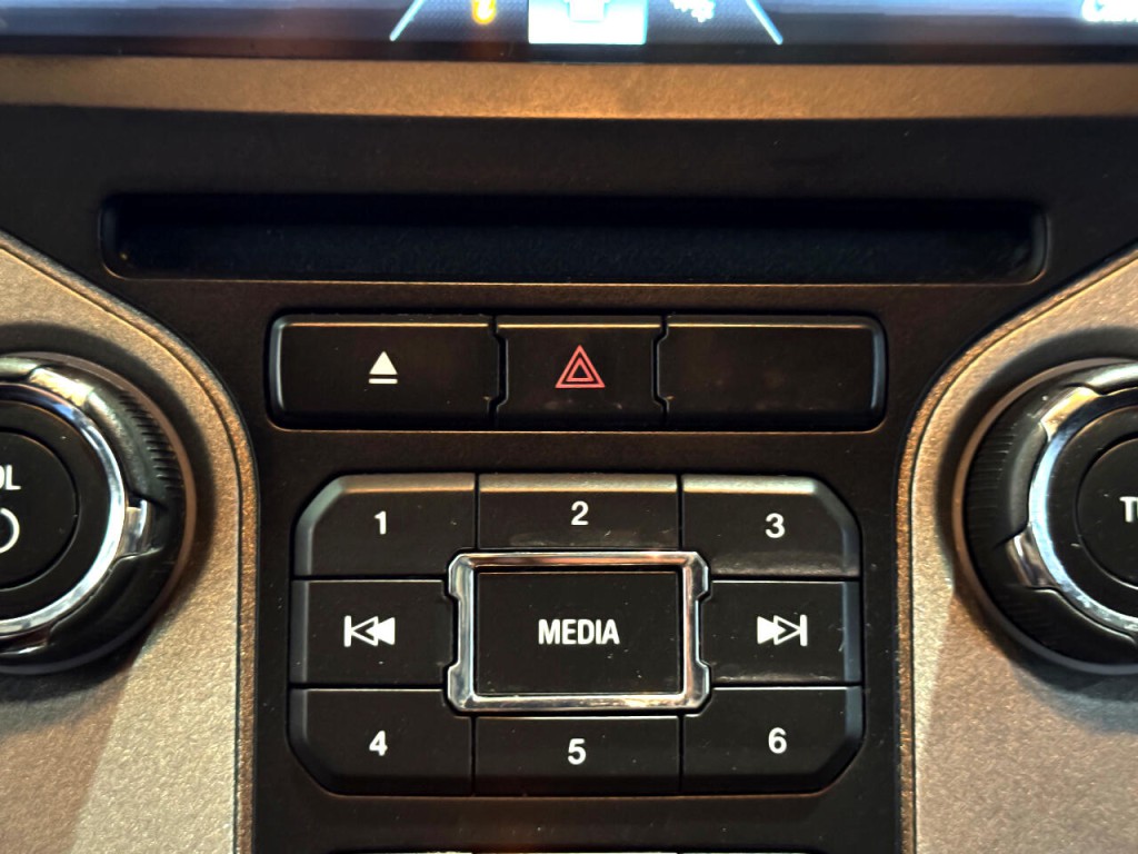 2015 Ford F-250 Image 30