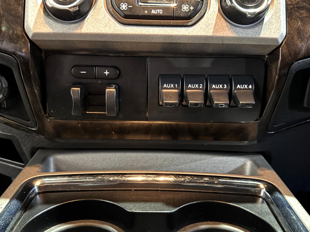 2015 Ford F-250 Image 31