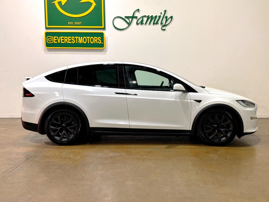 2023 Tesla Model X Image 2