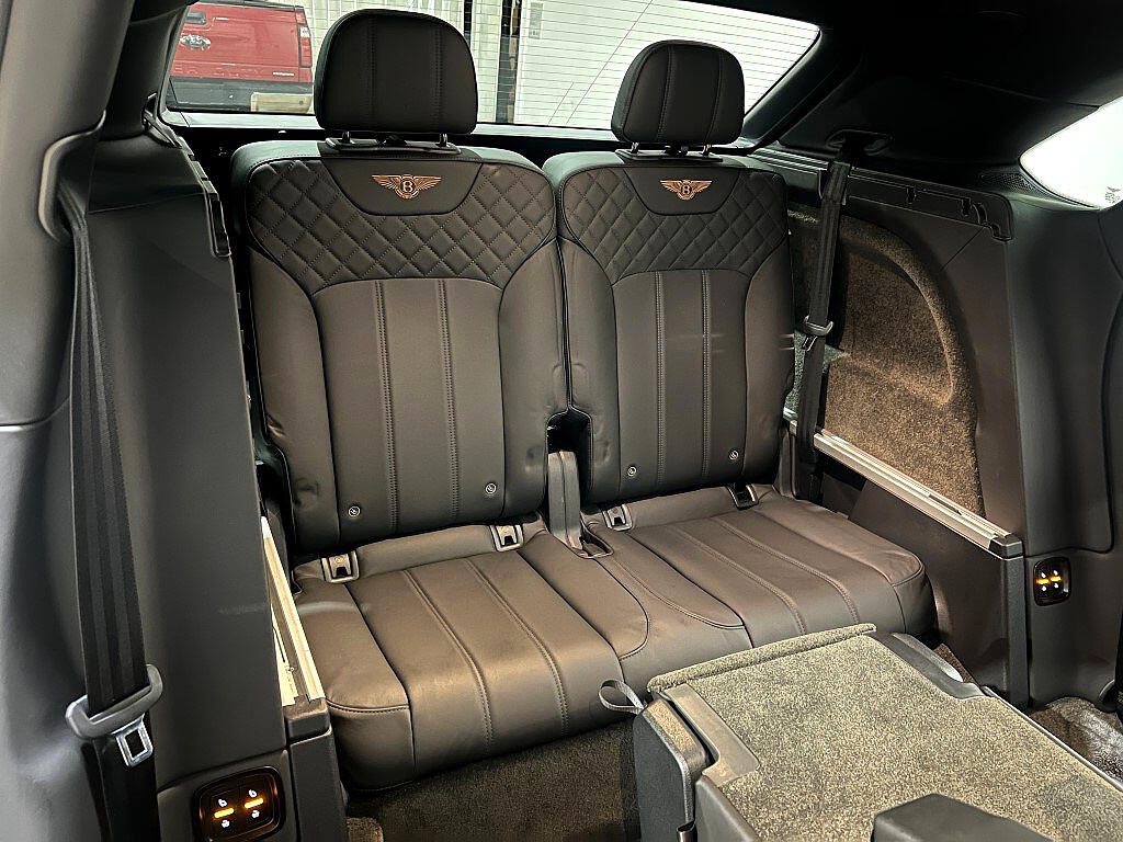 2019 Bentley Bentayga Image 18