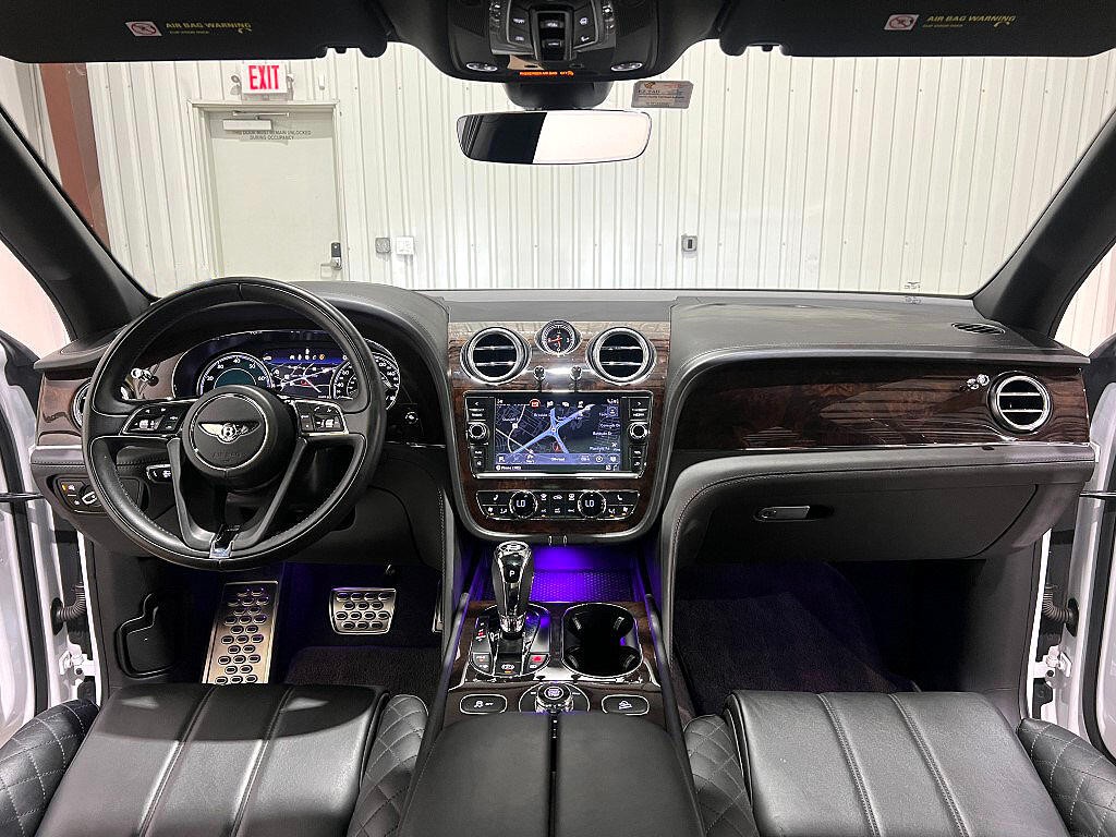 2019 Bentley Bentayga Image 19